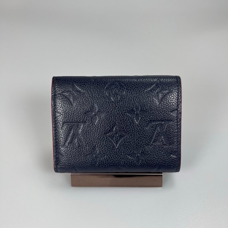 LV M83590 海軍藍壓紋Victorine短夾-1
