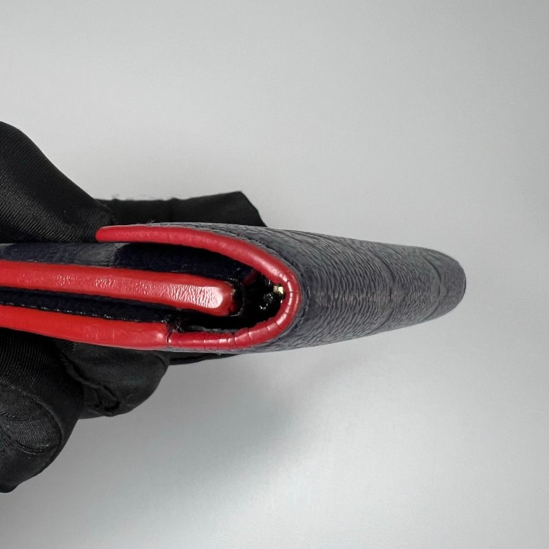 LV M83590 海軍藍壓紋Victorine短夾-7