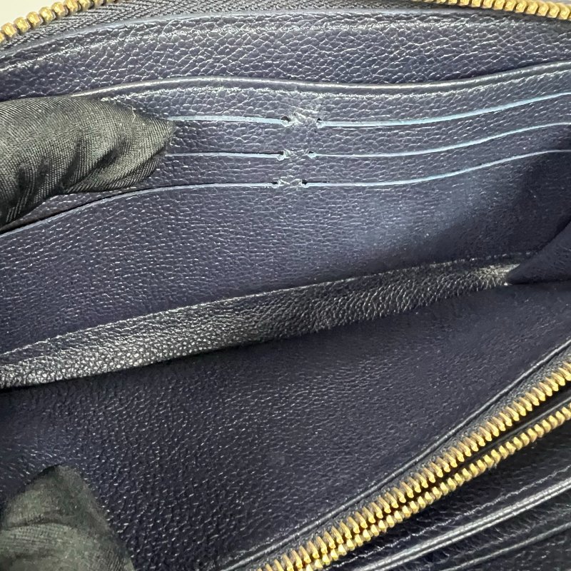 LV M60571/晶片款 海軍藍壓紋ㄇ拉長夾-8