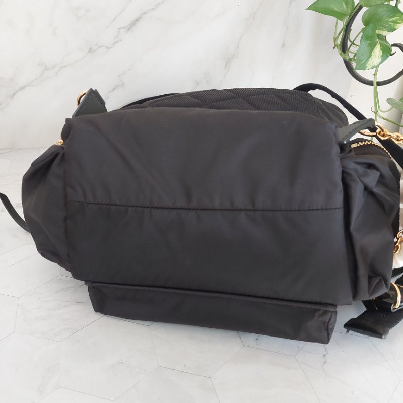 BURBERRY The Rucksack  中 號🌈實品拍照🌈黑色尼龍雙肩包手提包 後背包  金色五金~二手品-30