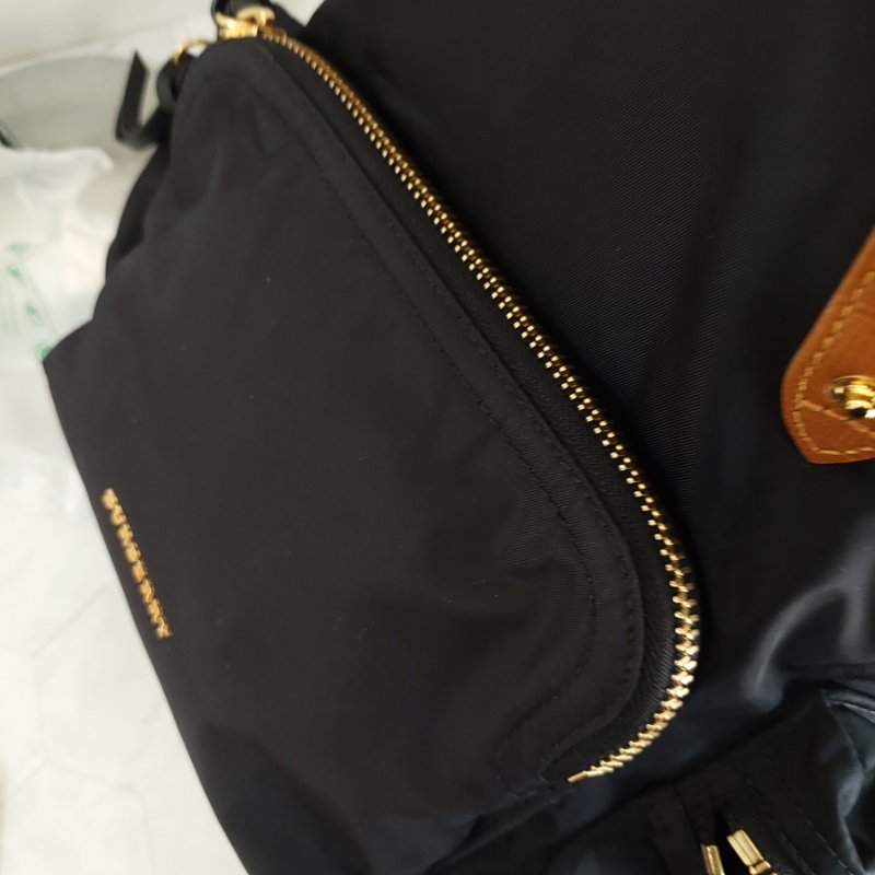 BURBERRY The Rucksack  中 號🌈實品拍照🌈黑色尼龍雙肩包手提包 後背包  金色五金~二手品-55