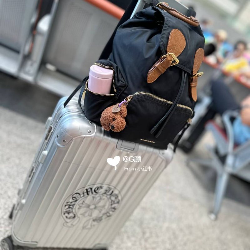 BURBERRY The Rucksack  中 號🌈實品拍照🌈黑色尼龍雙肩包手提包 後背包  金色五金~二手品-68