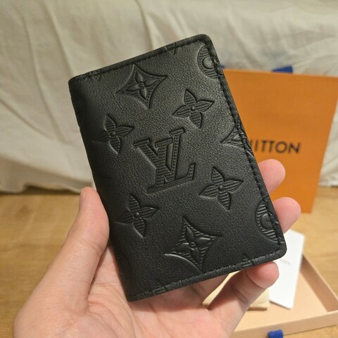 【全新晶片款】LV黑牛皮壓紋名片夾錢包