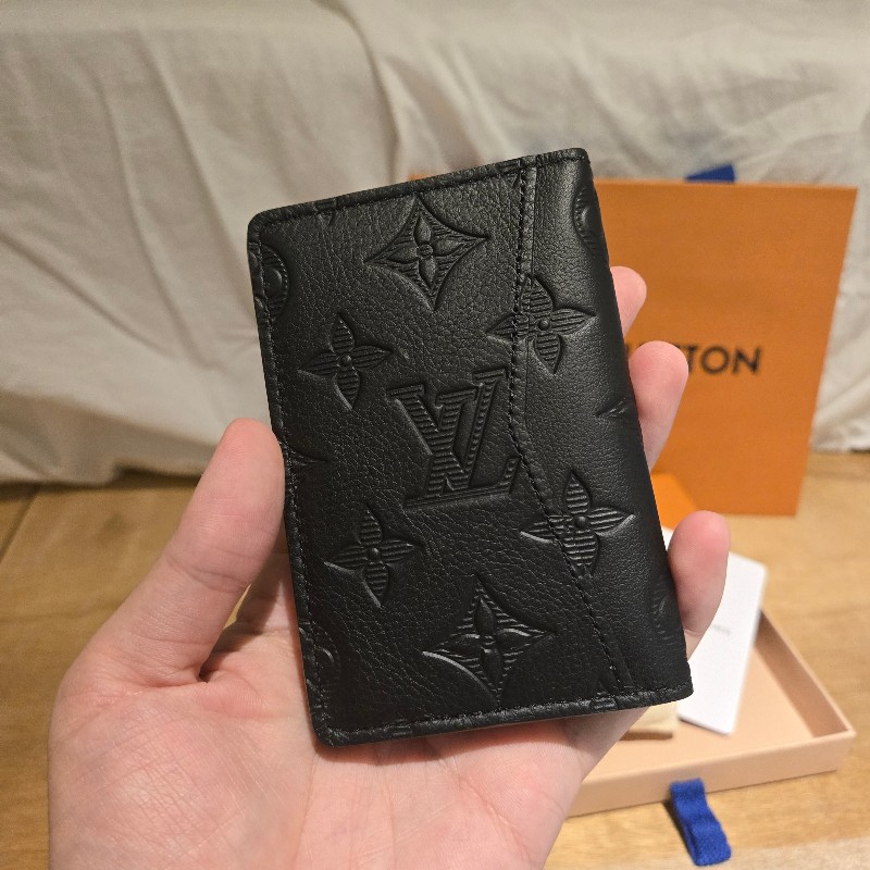 【全新晶片款】LV黑牛皮壓紋名片夾錢包-4