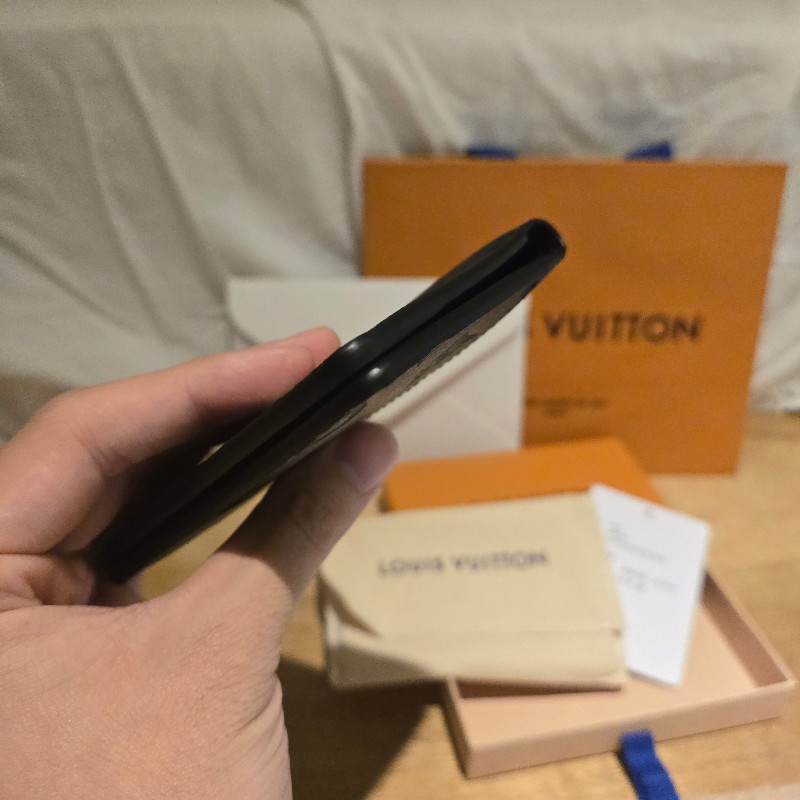 【全新晶片款】LV黑牛皮壓紋名片夾錢包-7