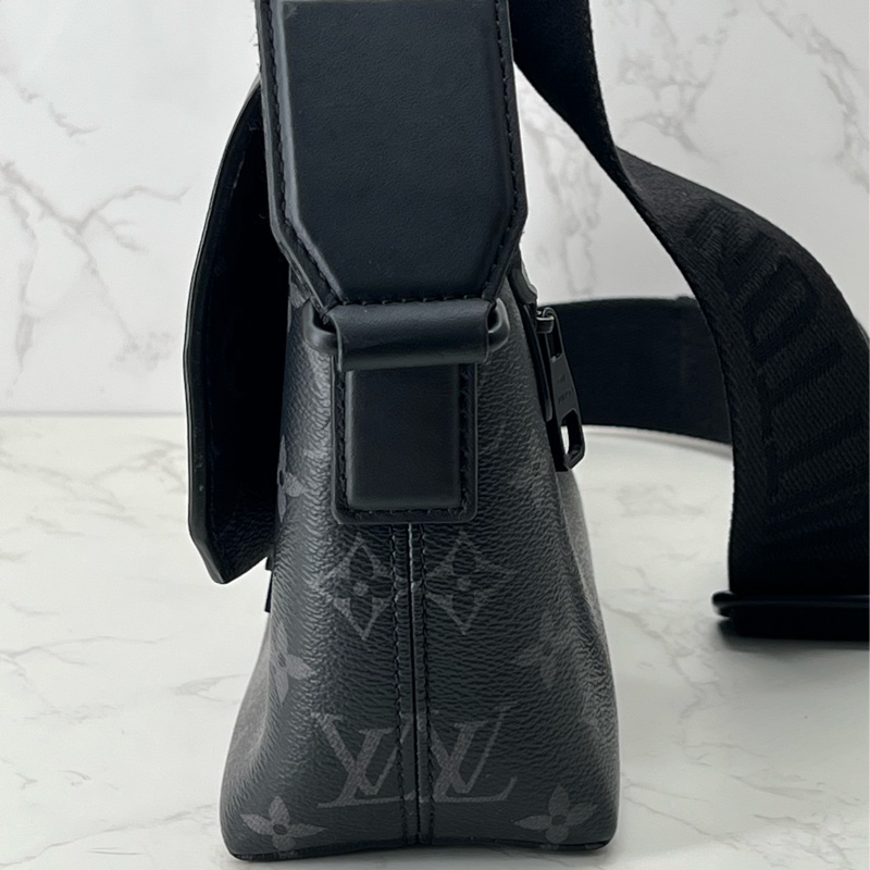 💗香緹國際精品💗 LV 黑武士郵差包-3