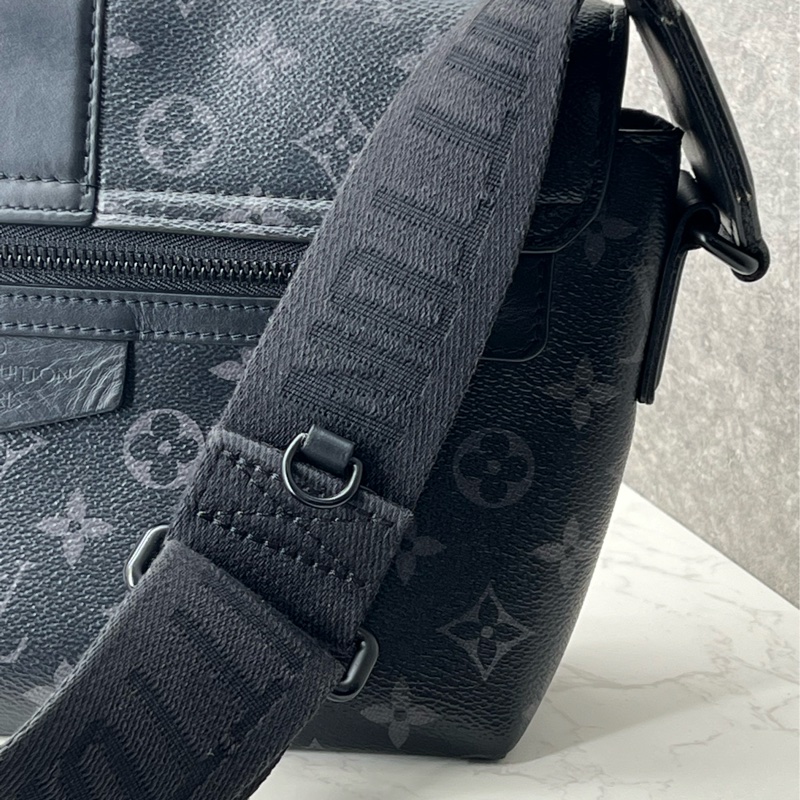 💗香緹國際精品💗 LV 黑武士郵差包-5