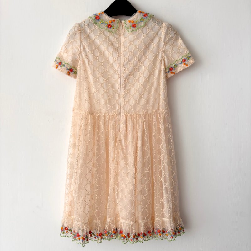 ::GUCCI:: 10號童裝 裸膚色 花朵刺繡 浪漫可愛小洋裝 女童洋裝-1