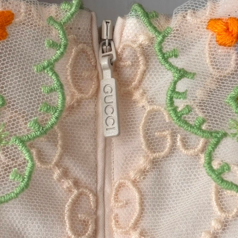 ::GUCCI:: 10號童裝 裸膚色 花朵刺繡 浪漫可愛小洋裝 女童洋裝-3