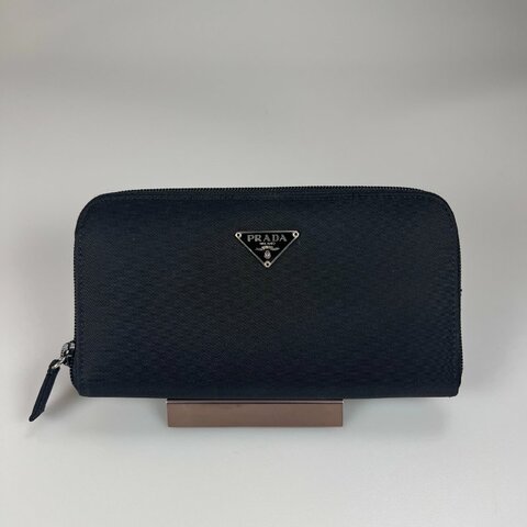 PRADA 黑尼龍ㄇ拉長夾