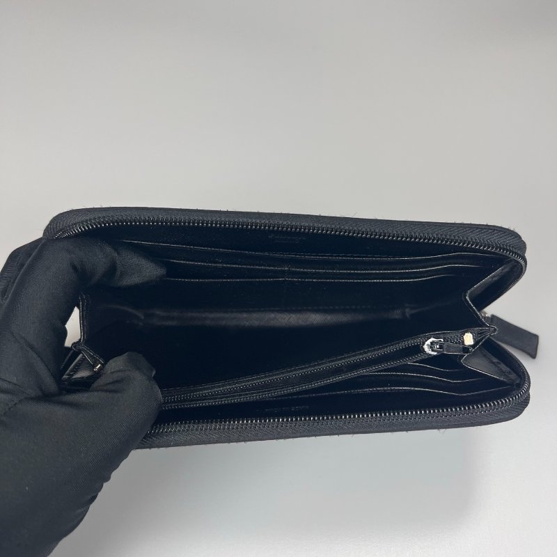 PRADA 黑尼龍ㄇ拉長夾-5