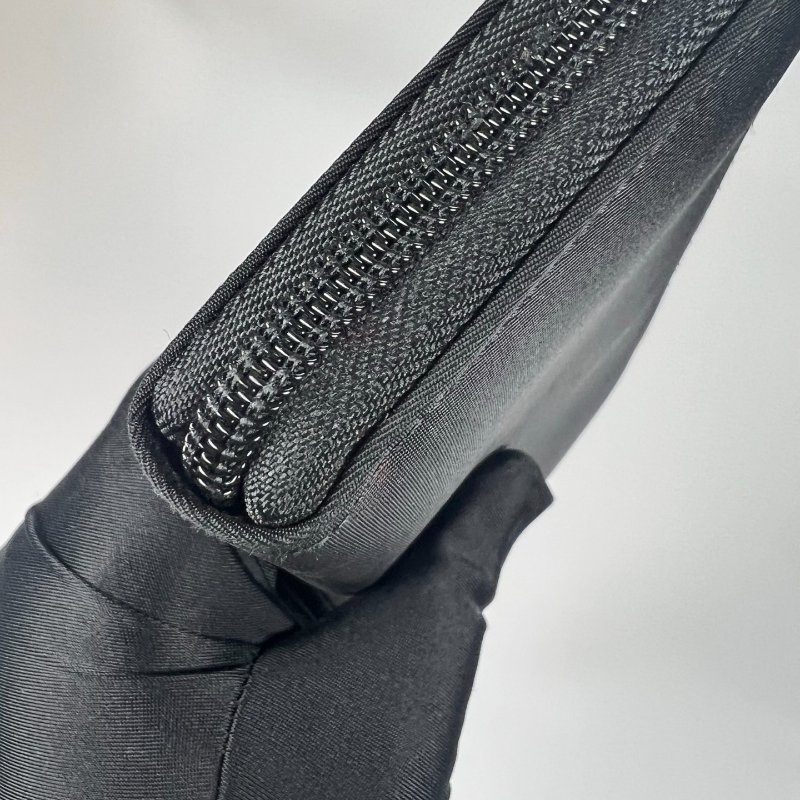 PRADA 黑尼龍ㄇ拉長夾-9