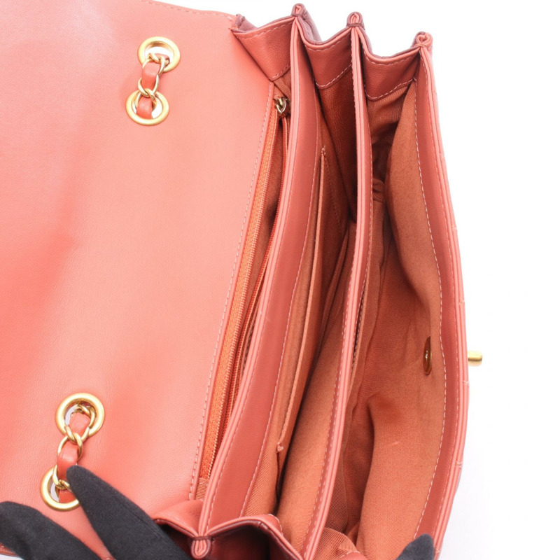 香奈兒 (CHANEL) 絎縫鏈條肩背包，羊皮材質，粉紅色波爾多紅，金色五金，二手 CC-2