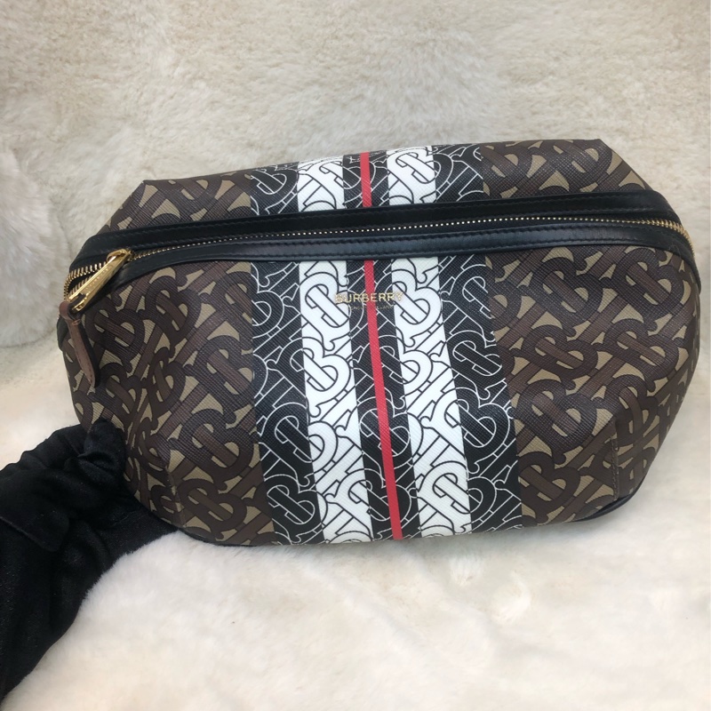 Burberry TB Logo 腰包 XB979-1