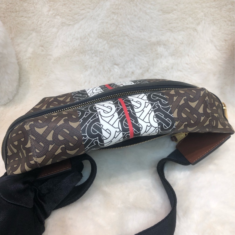 Burberry TB Logo 腰包 XB979-6