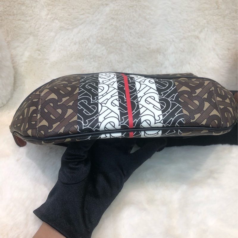 Burberry TB Logo 腰包 XB979-7