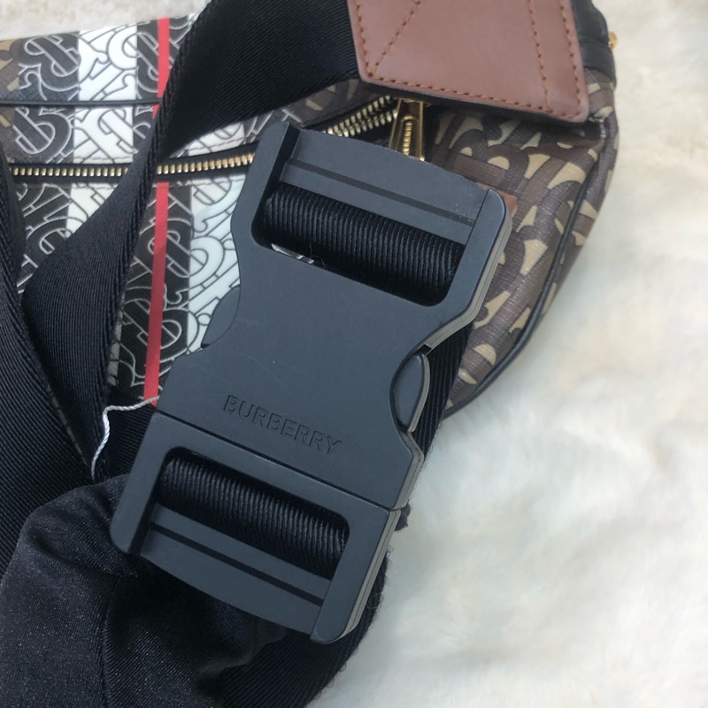Burberry TB Logo 腰包 XB979-9