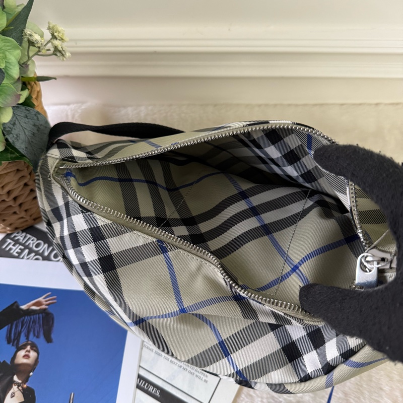 戰馬圖案尼龍格紋腰包(地衣色)-7