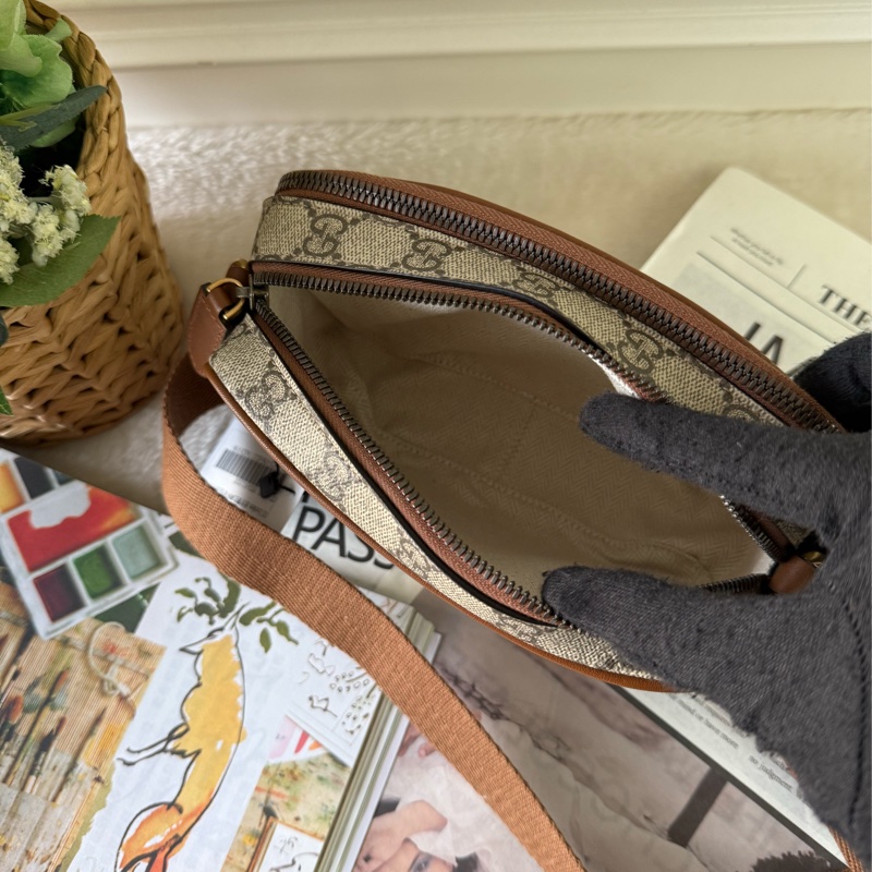 GG Emblem 迷你雙拉鍊斜背包(烏木/深棕色)-6