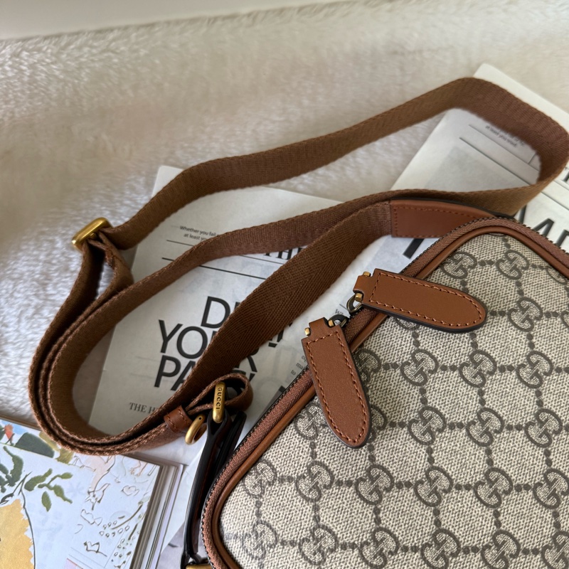 GG Emblem 迷你雙拉鍊斜背包(烏木/深棕色)-9