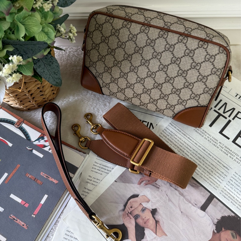 GG Emblem 迷你拉鍊斜背包(烏木/深棕色)-0