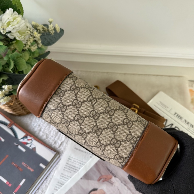 GG Emblem 迷你拉鍊斜背包(烏木/深棕色)-5