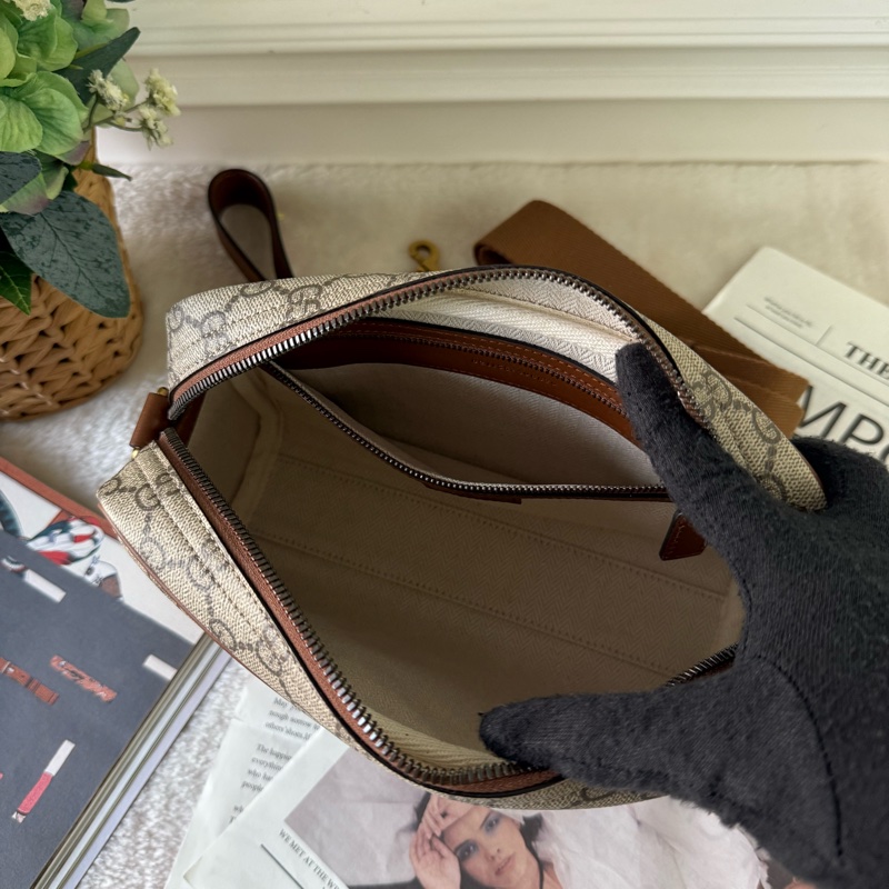 GG Emblem 迷你拉鍊斜背包(烏木/深棕色)-6