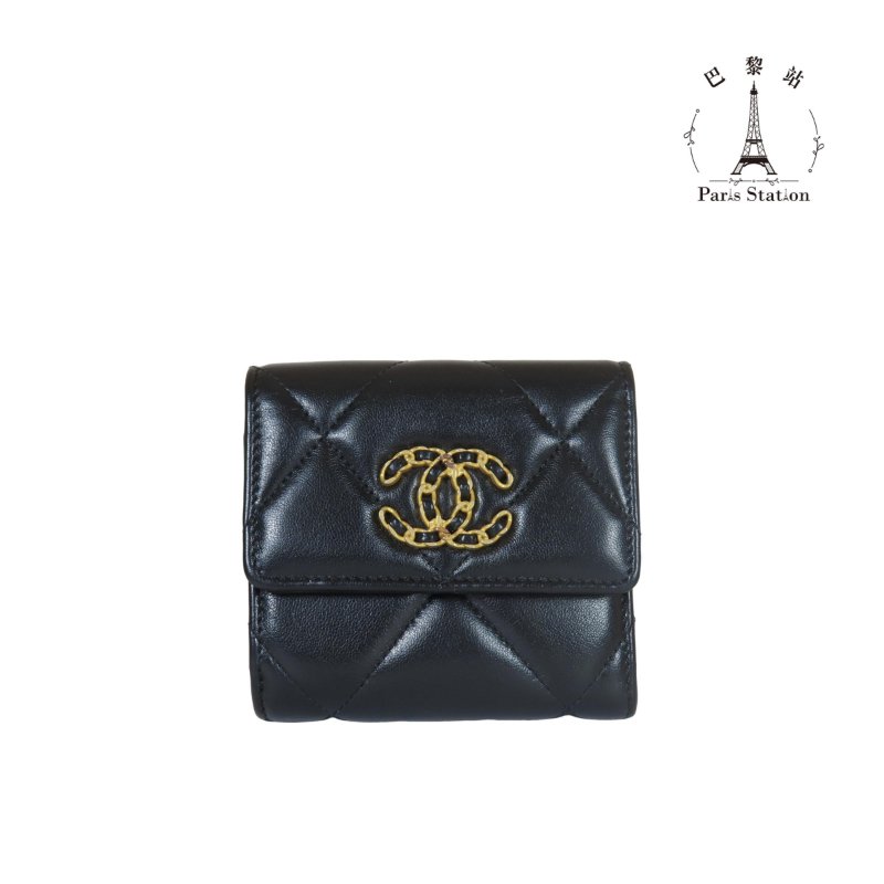 【巴黎站二手名牌專賣】＊現貨＊CHANEL 真品＊19系列黑色菱格紋金雙C三折釦式短夾-0