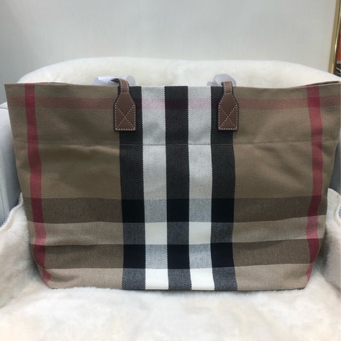 Burberry啡白麻布大Tote XC007
