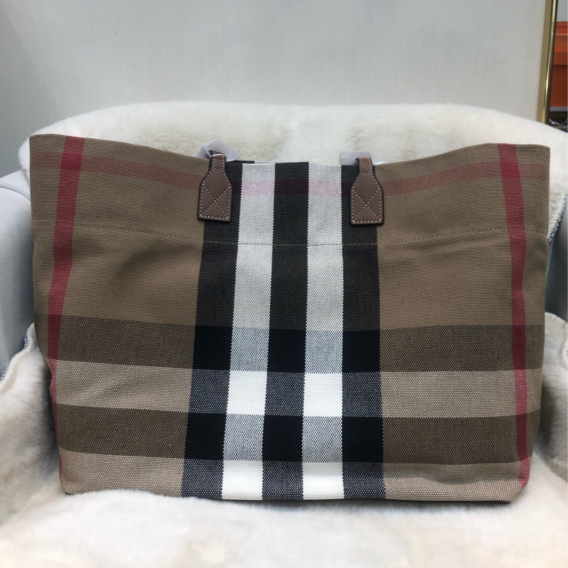 Burberry啡白麻布大Tote XC007-1