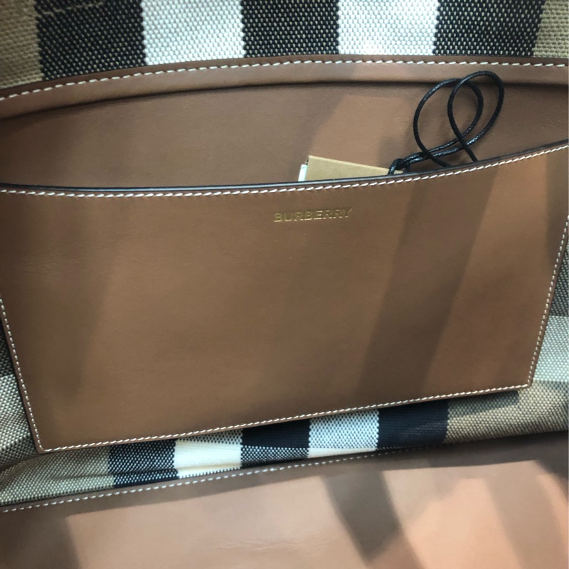 Burberry啡白麻布大Tote XC007-15