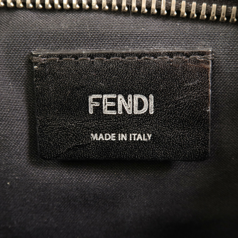 FENDI 皮革Camera Bag銀扣肩背袋-5
