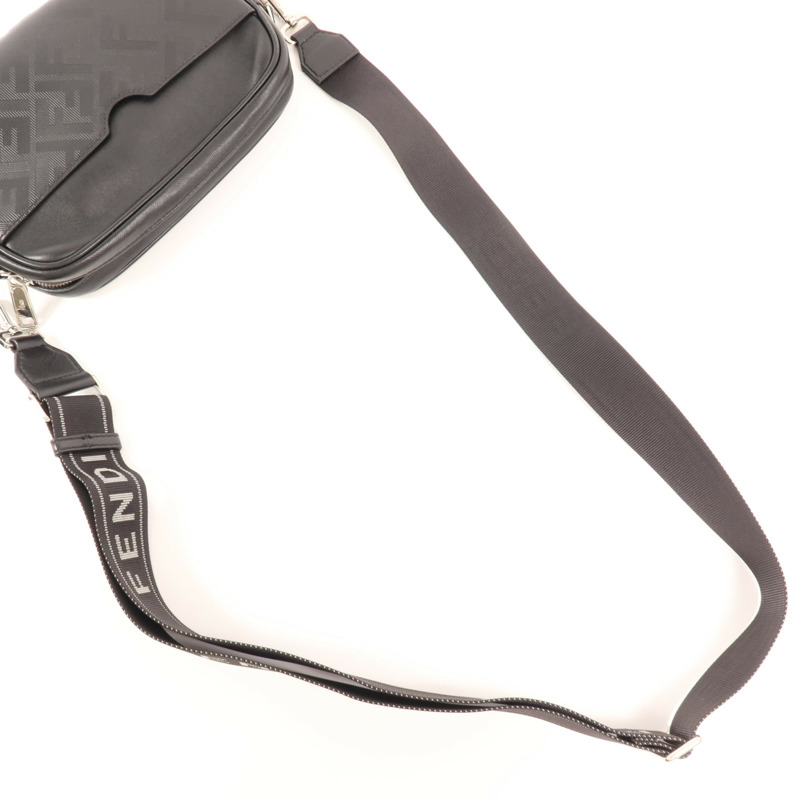 FENDI 皮革Camera Bag銀扣肩背袋-7