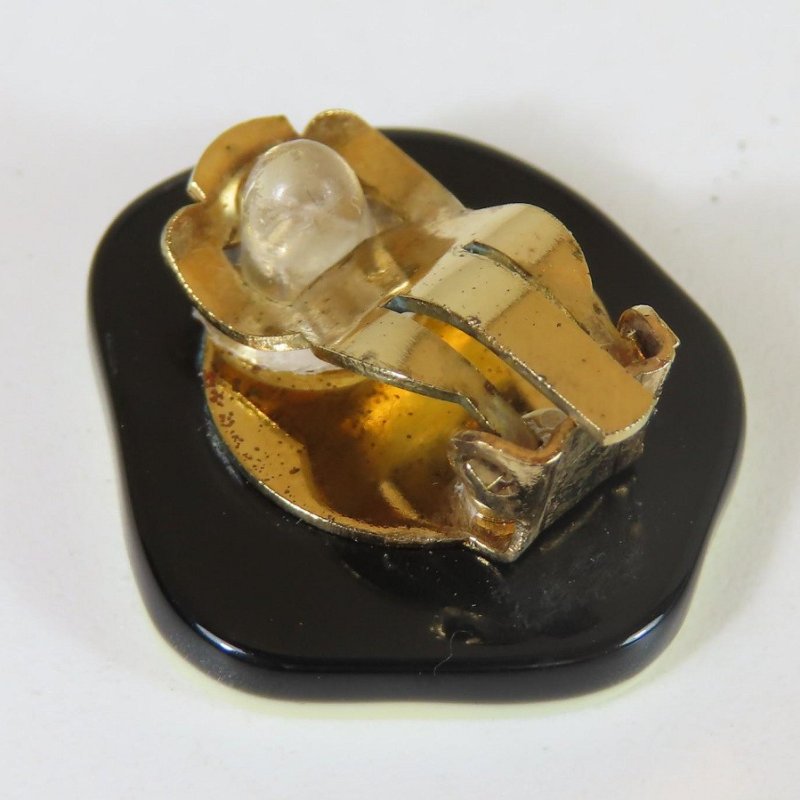 【巴黎站二手名牌專賣店】＊現貨＊CHANEL 香奈兒 真品＊黑/白色樹脂山茶花小雙C夾式耳環-1