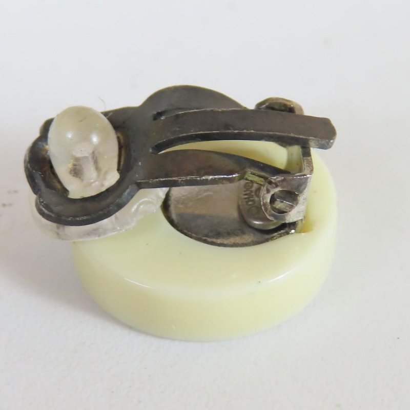 【巴黎站二手名牌專賣店】＊現貨＊CHANEL 香奈兒 真品＊紫色花朵小雙C圓形壓克力夾式耳環-2