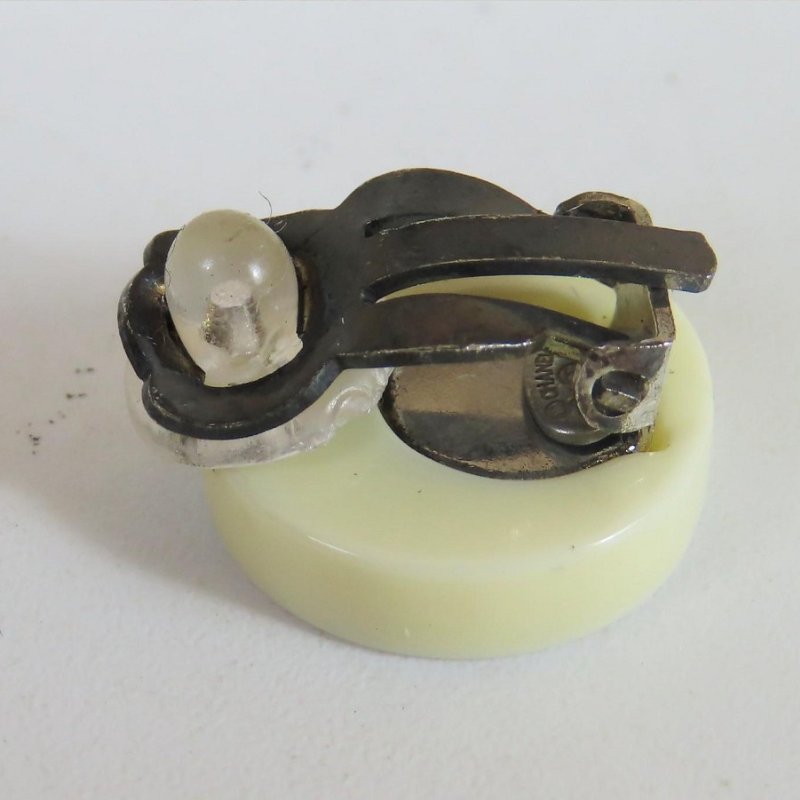 【巴黎站二手名牌專賣店】＊現貨＊CHANEL 香奈兒 真品＊紫色花朵小雙C圓形壓克力夾式耳環-3