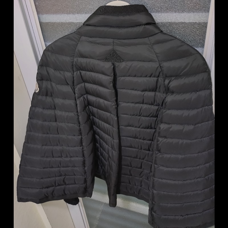 Moncler 黑色羽絨橫格拚羊毛料外套-1