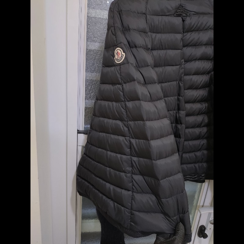 Moncler 黑色羽絨橫格拚羊毛料外套-9