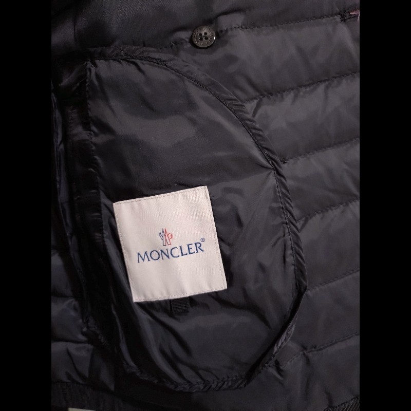 Moncler 黑色羽絨橫格拚羊毛料外套-19