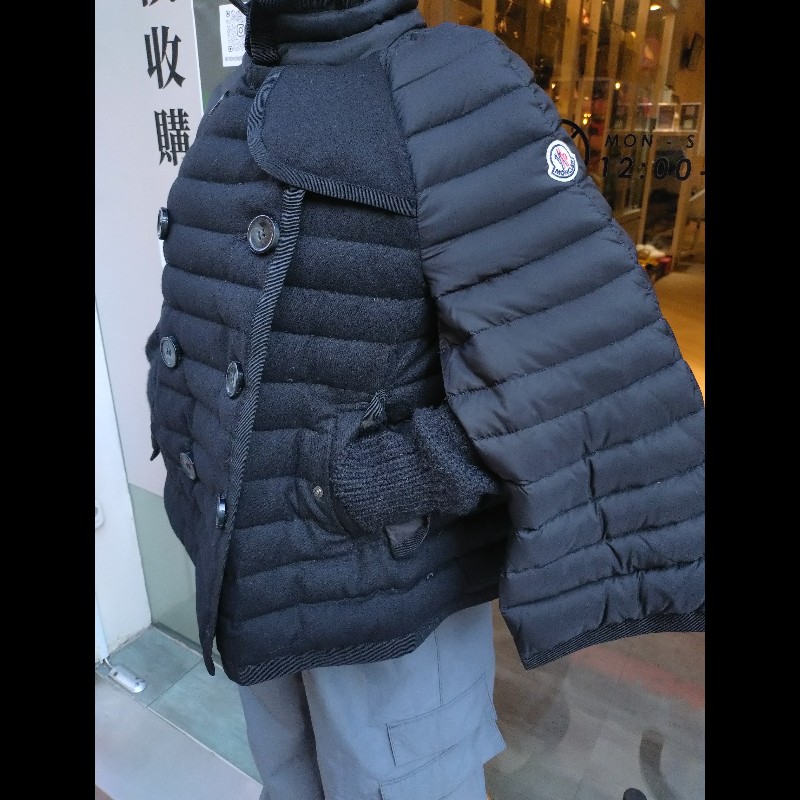 Moncler 黑色羽絨橫格拚羊毛料外套-19