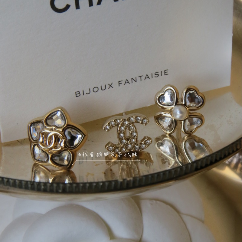 《我有個朋友在代購》香奈兒迷你耳環三件組-1