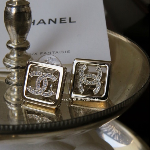 《我有個朋友在代購》香奈兒26C方形耳夾