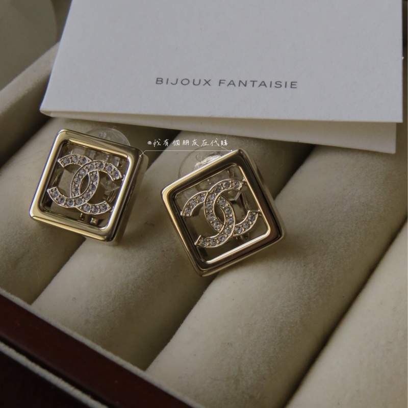 《我有個朋友在代購》香奈兒26C方形耳夾-2