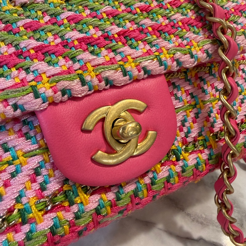 Chanel 粉紅淺綠針織毛呢霧金釦CF20 A69900-1