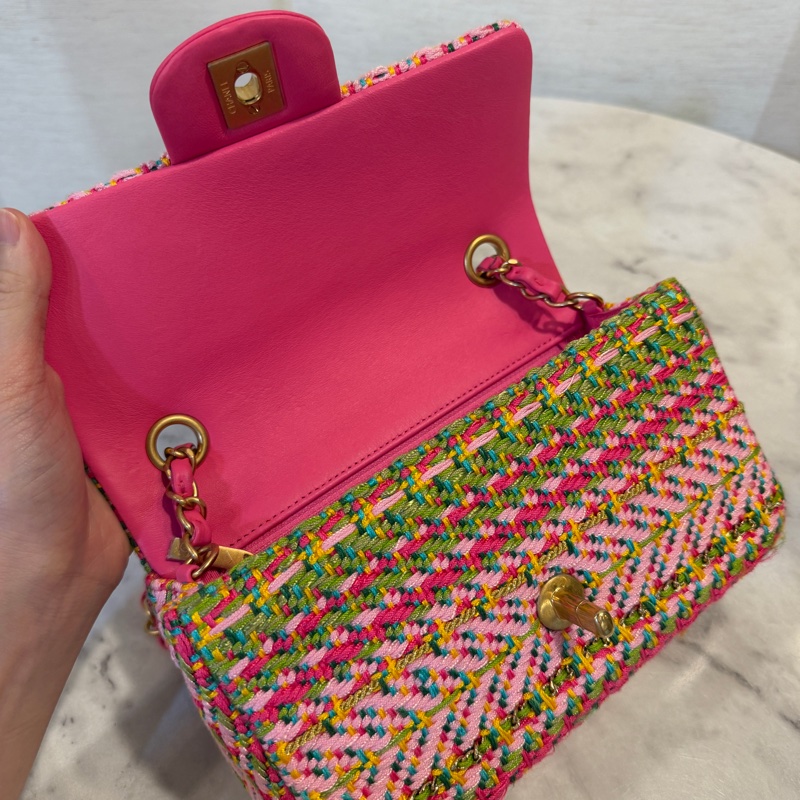 Chanel 粉紅淺綠針織毛呢霧金釦CF20 A69900-10