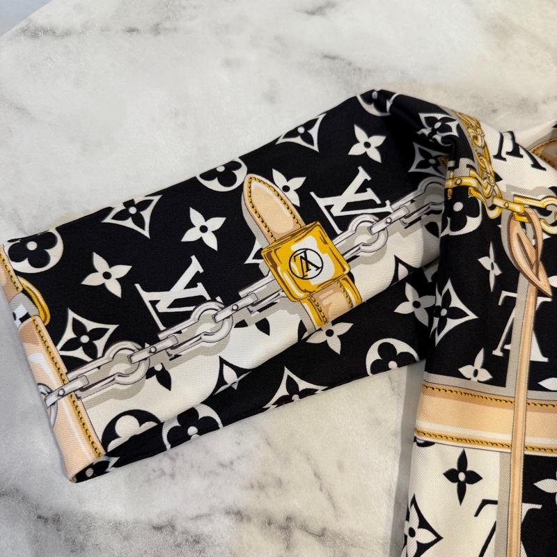 LV 黑白底鏈條樣式Confidential長條絲巾M78656-5