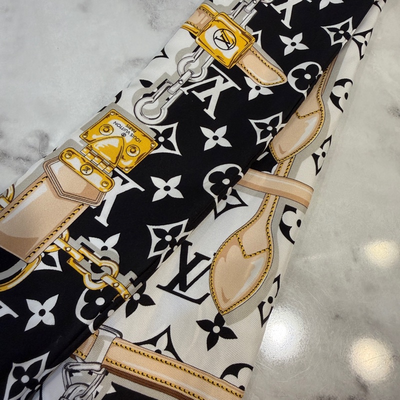 LV 黑白底鏈條樣式Confidential長條絲巾M78656-8