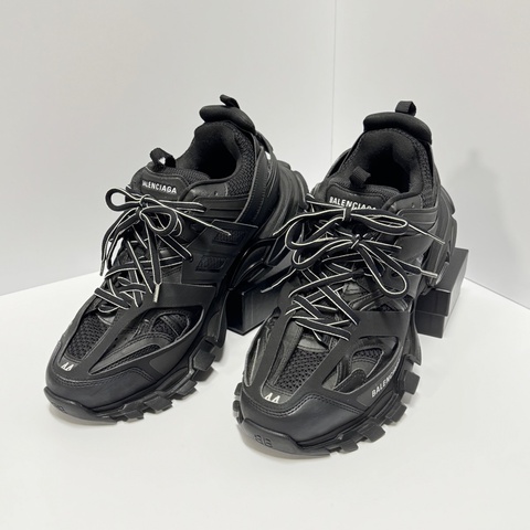 （超新閒置品🎁） Balenciaga 巴黎世家 全黑Track 專櫃40800！