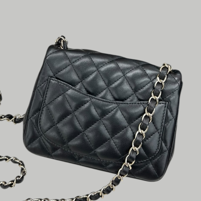 Chanel Lambskin square 羊皮金扣-1
