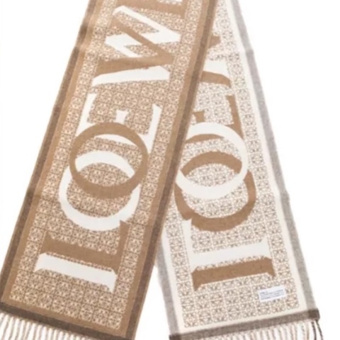 💖Loewe 圍巾 Loewe字樣 全新💖 全新全配